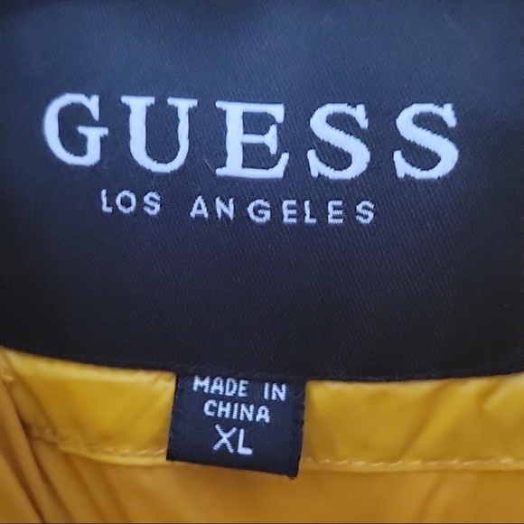 **SOLD*** EUC mens xl Guess Puffer jacket - Picture 3 of 6